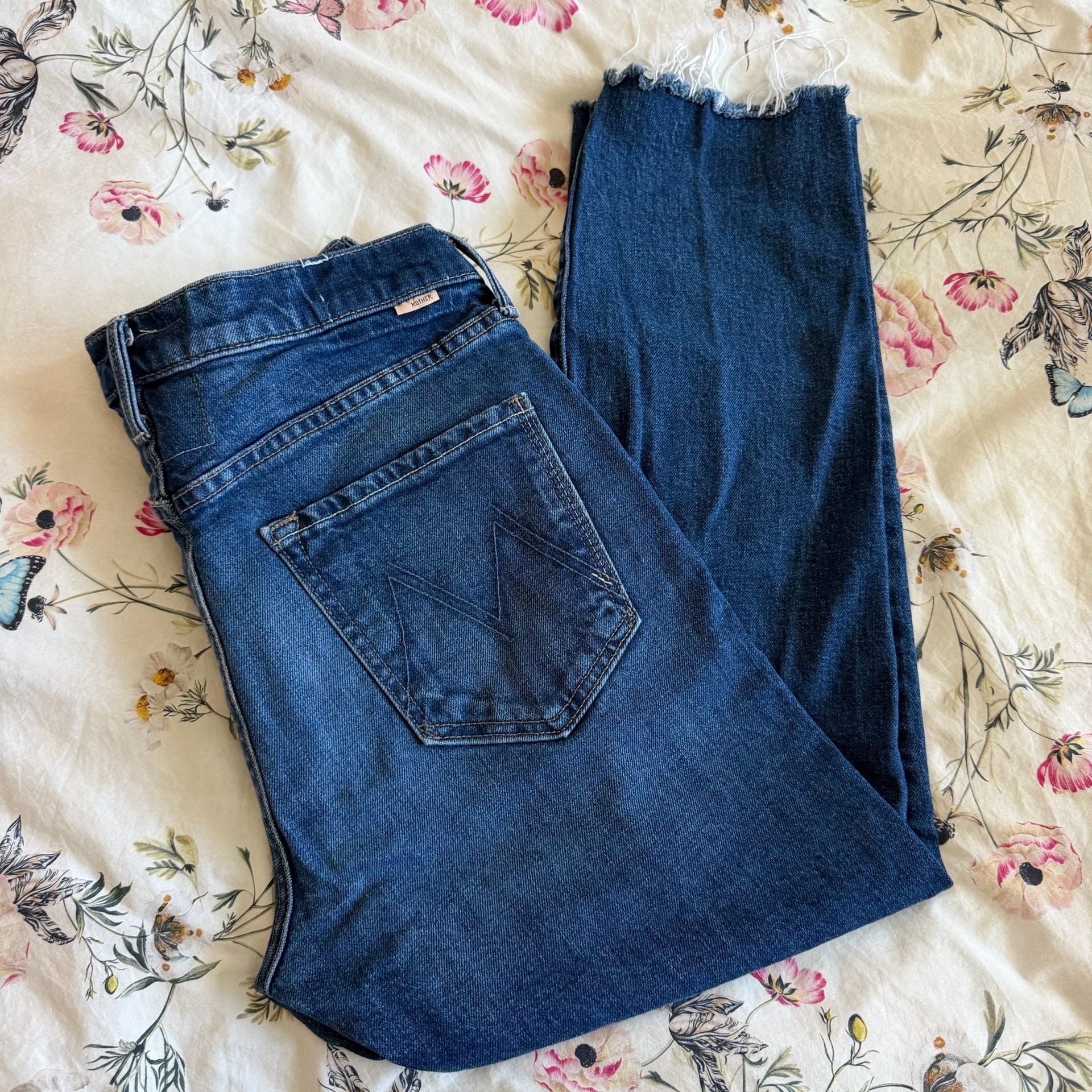 Mother The Scrapper Cuff Ankle Fray Jeans In Let's Wine About It, Size 28